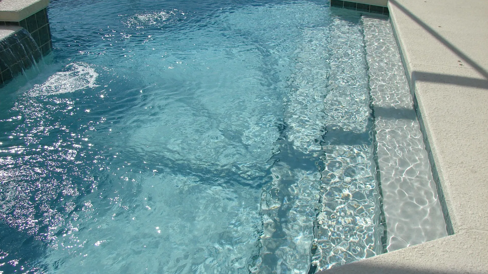 Comment choisir le bon abri de piscine ?