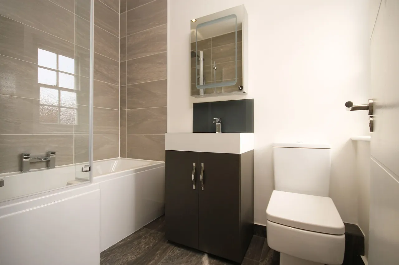 Qu’est-ce qu’un combiné baignoire douche ?