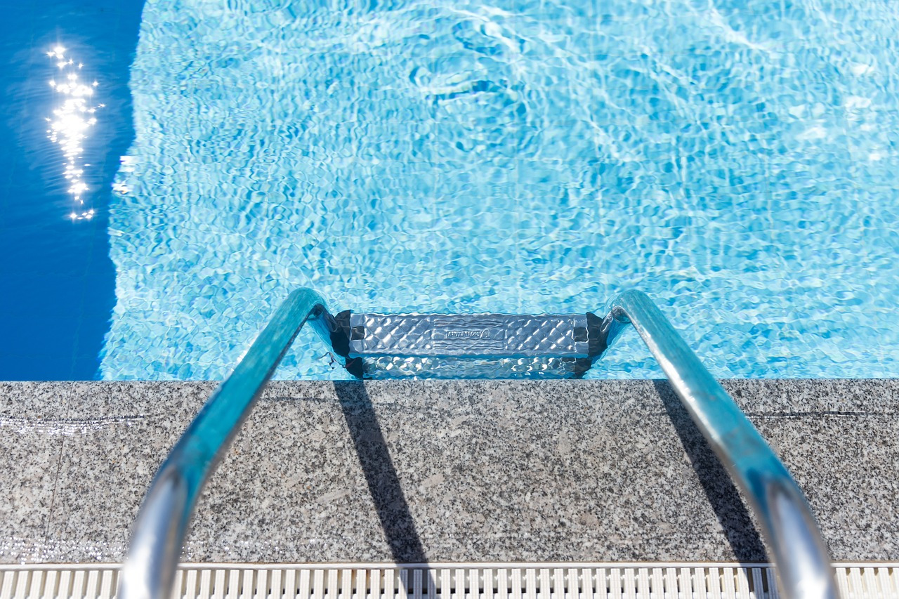 Comment fabriquer un abri piscine hors sol ?
