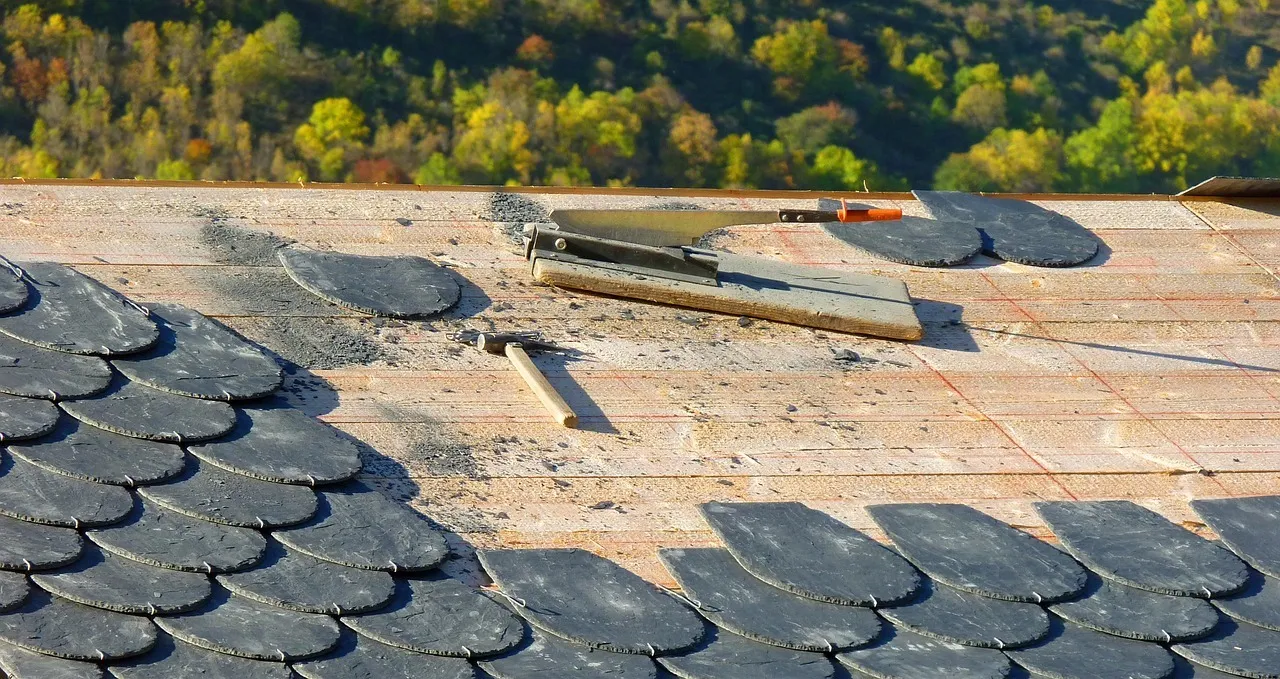 Bien choisir un charpentier couvreur zingueur pour sa maison