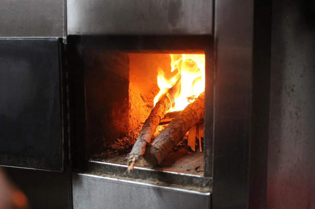 Comment nettoyer la vitre de son poêle à bois sans l’abîmer ?