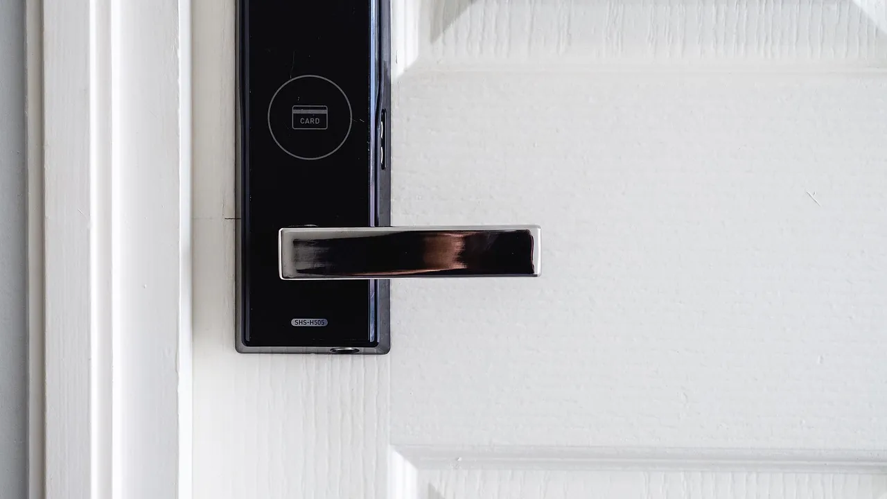 Sécuriser son appartement à Paris : guide des serrures adaptées
