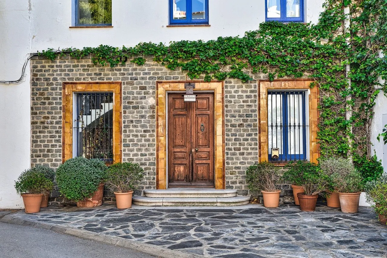 Murs de refend : comment ils structurent et renforcent votre domicile.