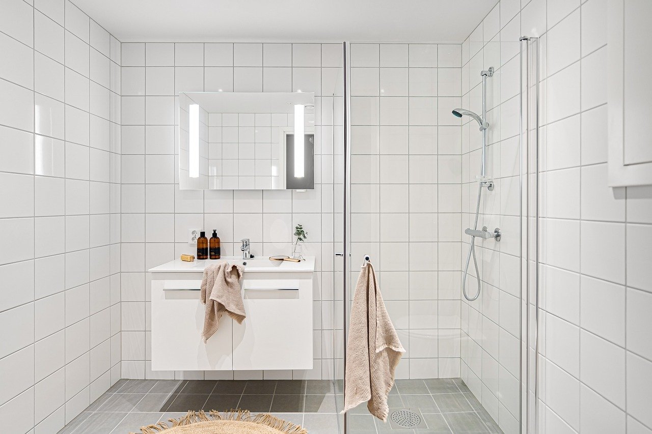Aménagement de salle de bain : le rôle crucial de la hauteur des meubles.