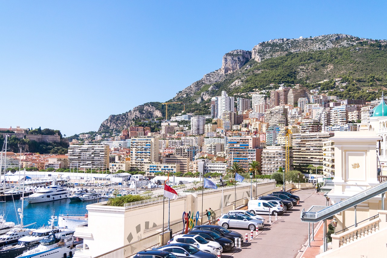 Visite exclusive des joyaux architecturaux : la magie des maisons à monaco