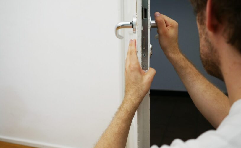 locksmith-4521068_1920