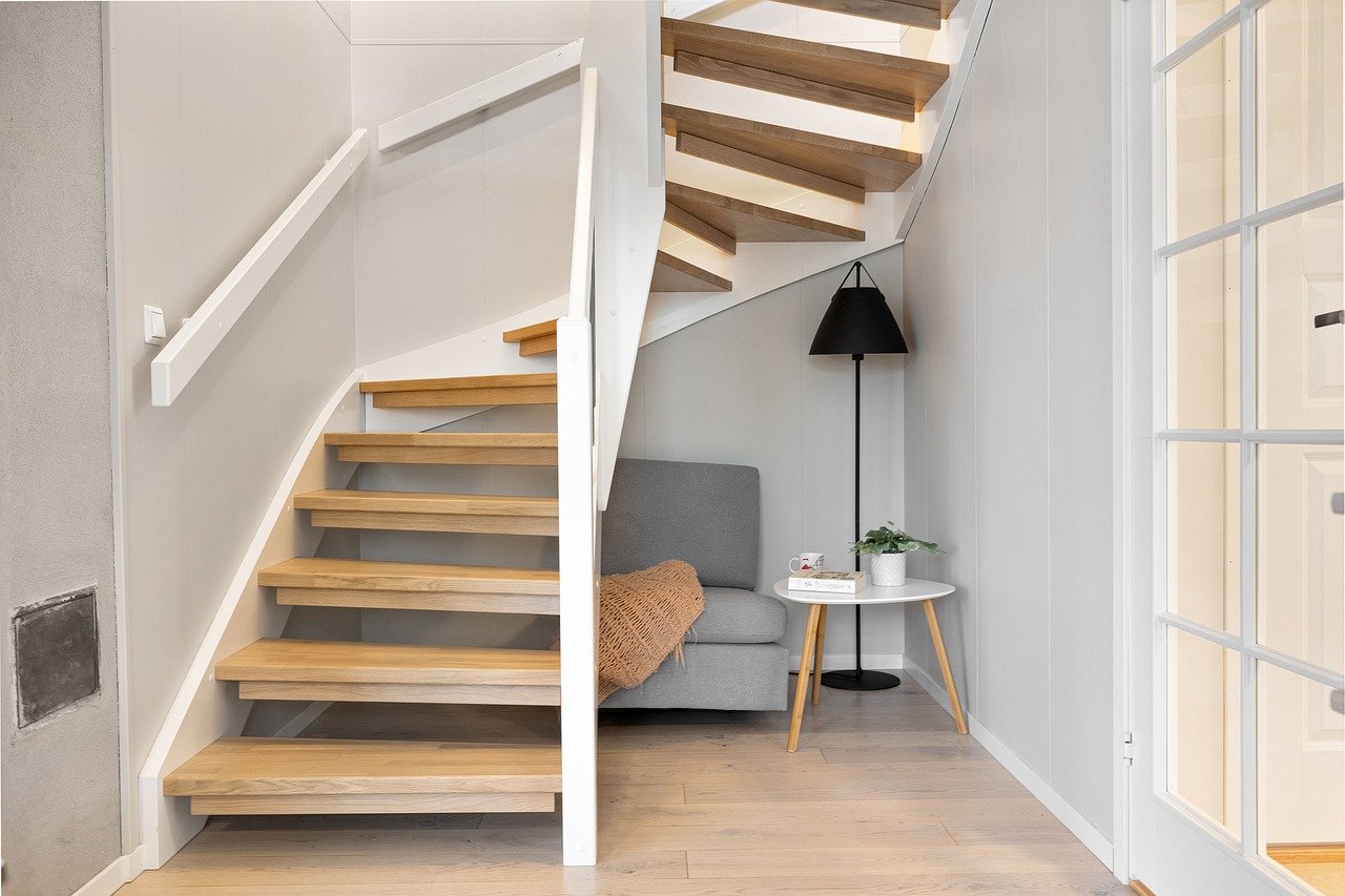 Monte-escalier pour personnes âgées : modèles disponibles et conseils d’installation