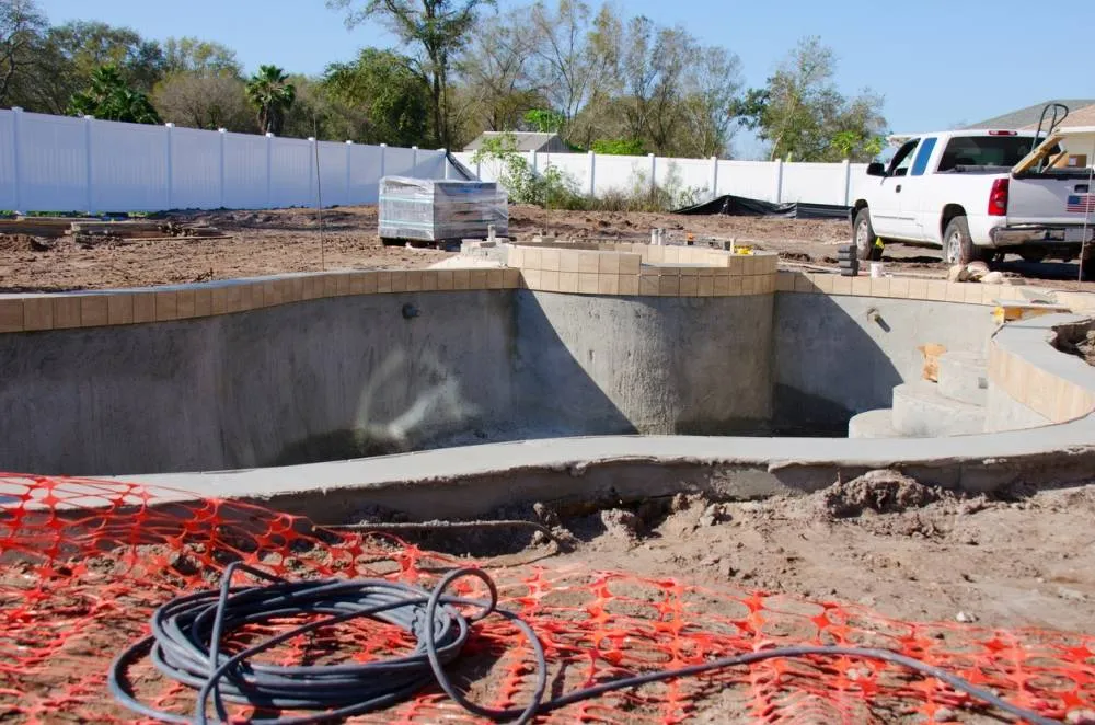 choix piscine coque liner ou béton