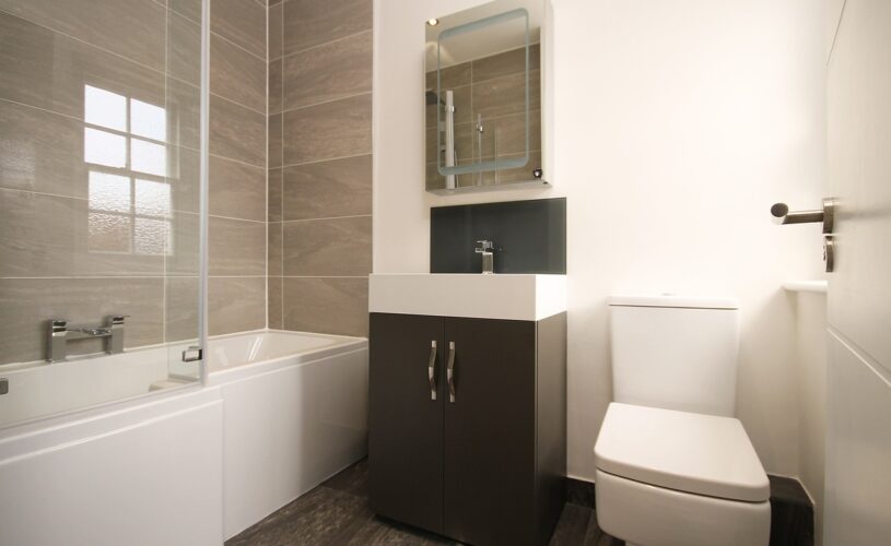 Qu’est_ce_qu’un_combiné_baignoire_douche_?