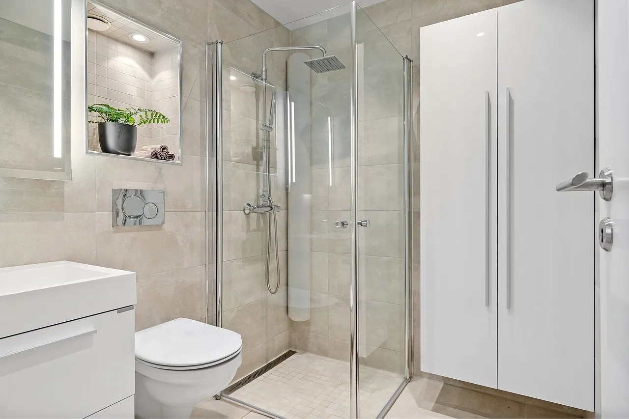 Les avantages de faire appel à un artisan spécialisé pour la rénovation de votre salle de bain