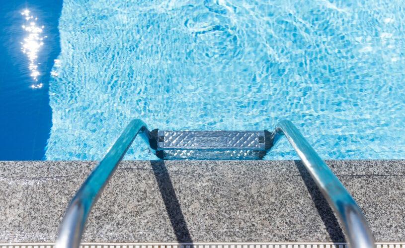 Comment_fabriquer_un_abri_piscine_hors_sol_?