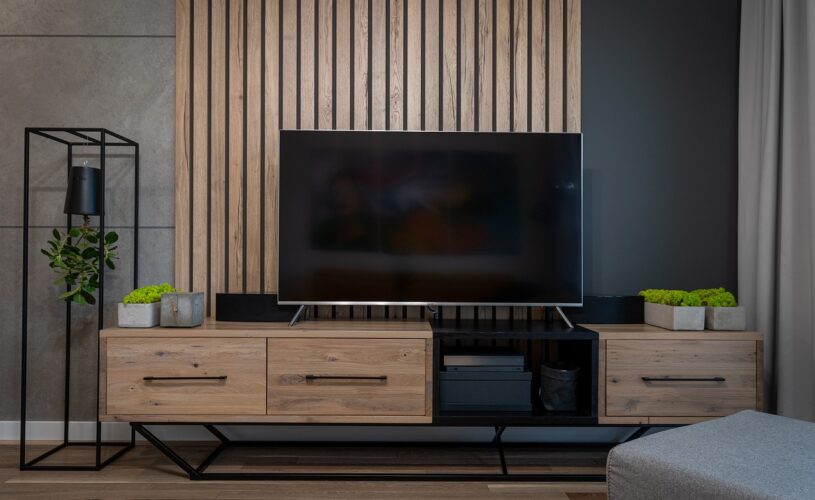 Comment_créer_un_meuble_tv_en_bois_sur_mesure_?