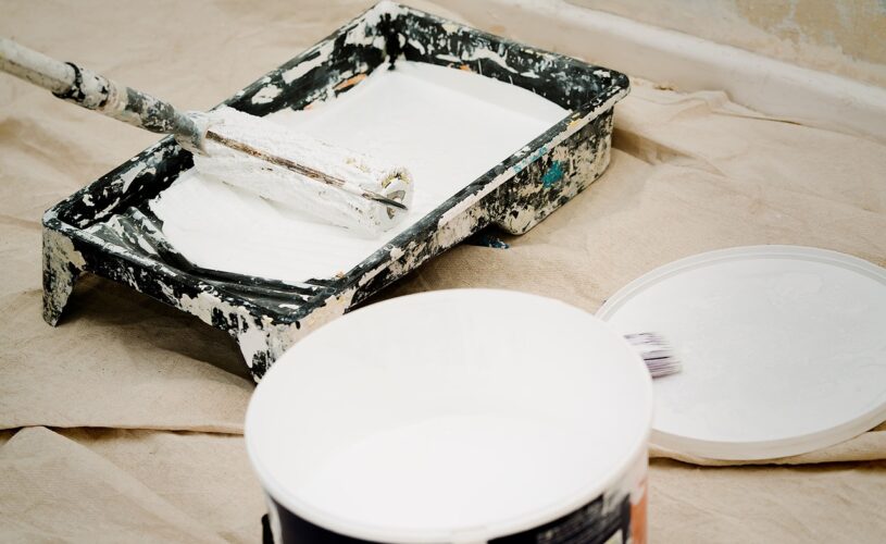 Quelle_peinture_utilisée_pour_peindre_un_plafond_?