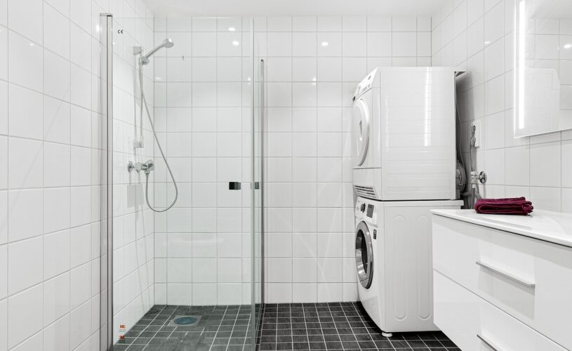 À_la_découverte_des_colonnes_de_douche_Jacob_Delafon