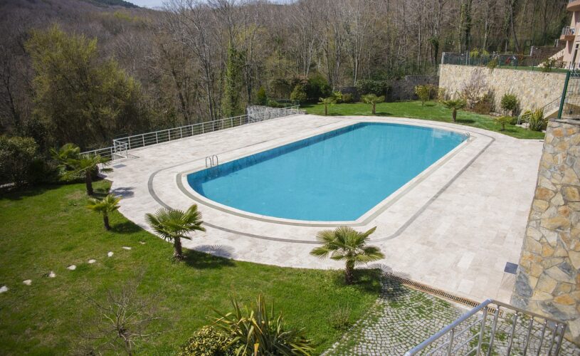 Choisir_la_bonne_société_de_construction_de_piscine_