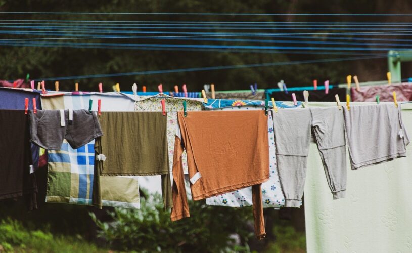 Comment_le_calcaire_affecte_la_durée_de_vie_de_vos_vêtements_?