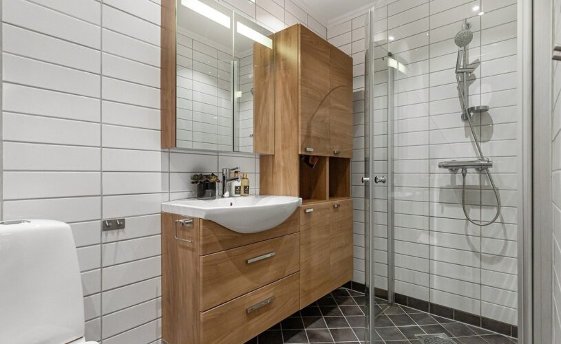 Petites_Salles_de_Bain,_Grandes_Idées:_Aménager_une_Salle_de_Bain_de_2m2