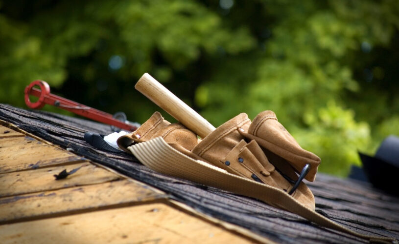Rénovation de toiture : faut-il opter pour de l'ardoise, de la tuile ou du zinc ?