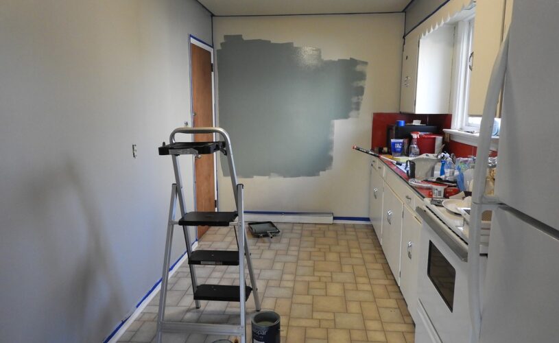 Comment_peindre_une_cuisine_sans_poncer_et_avec_une_seule_peinture_multi_support_?