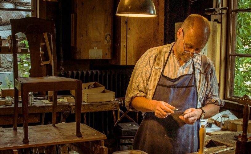 Sécurité des artisans isolés : solutions efficaces pour un environnement de travail sûr