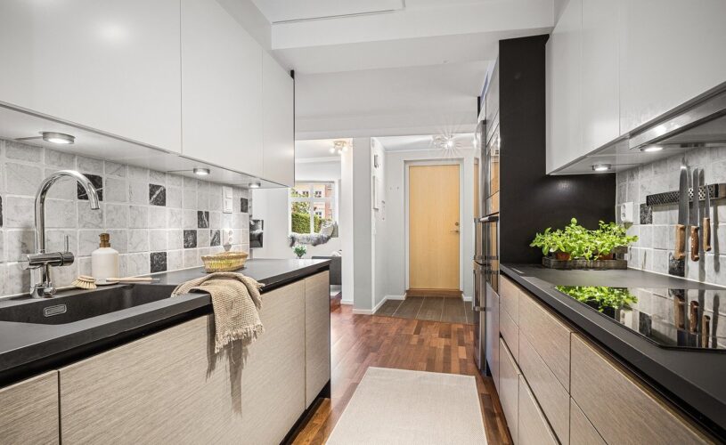 Cuisinez_en_toute_efficacité_:_Découvrez_les_plaques_vitrocéramiques_et_à_induction_pour_votre_maison_