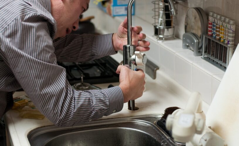 Travaux_de_dépannage_plomberie_et_débouchage_:_pourquoi_faire_appel_à_une_agence_spécialisée_?