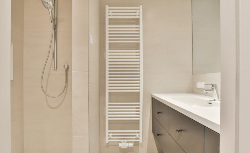 Économie d'énergie et confort : choisir le bon radiateur électrique pour votre salle de bain