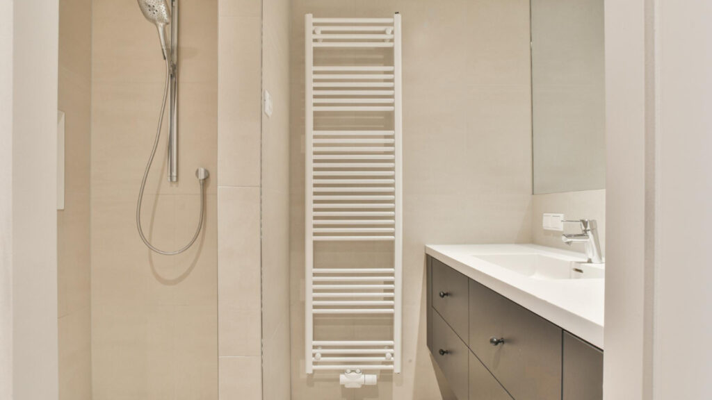 Économie d'énergie et confort : choisir le bon radiateur électrique pour votre salle de bain